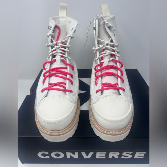NIB! Converse Unisex Chuck Taylor All Star High Top Sneaker Boots White 8.5/10 - Picture 2 of 7